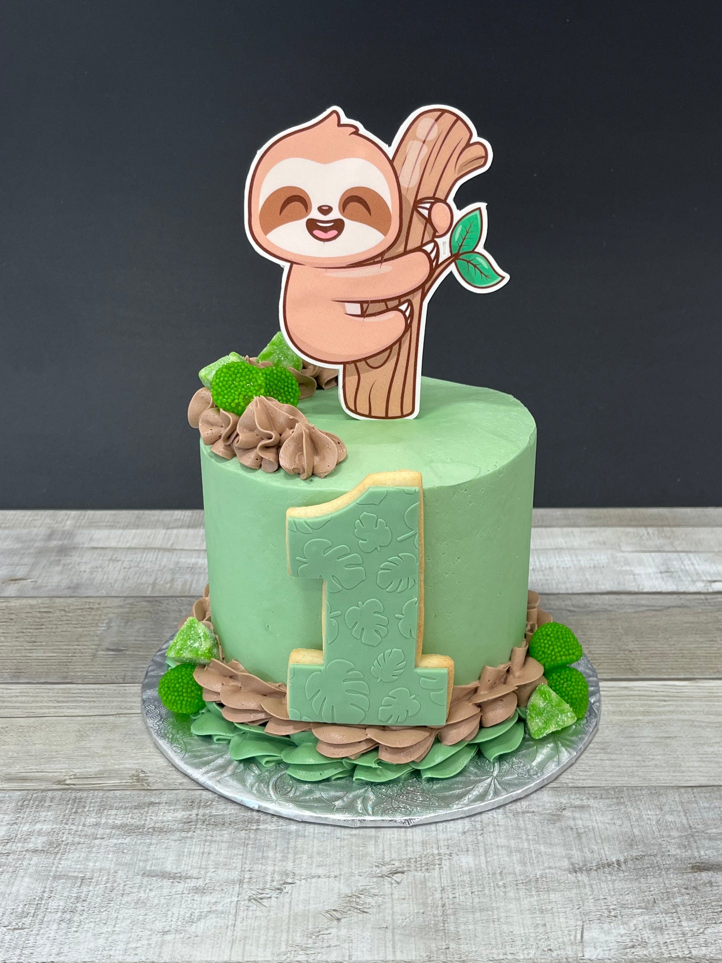 Gâteau thématique Imaginacake : Petit paresseux version vert sauge