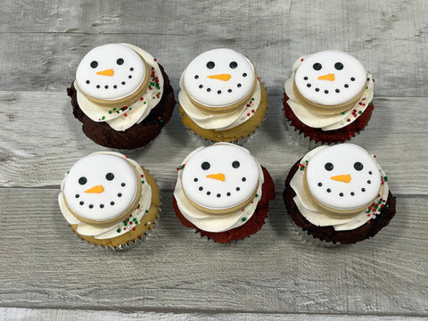 Cupcakes format régulier temps des fêtes 2025 :  biscuits bonhommes de neige