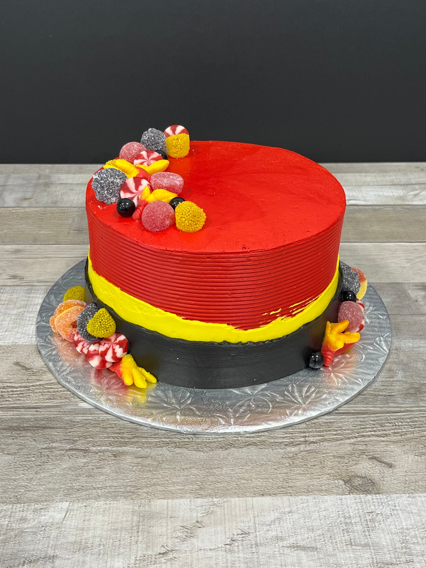 Festin de bonbons : rouge-jaune-noir