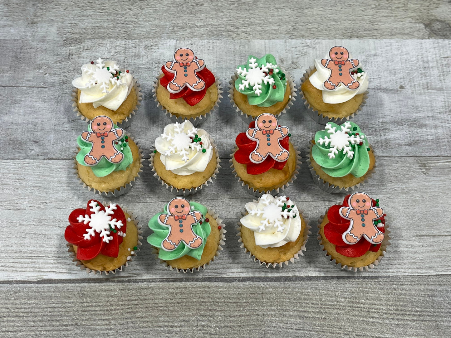 Minis cupcakes Temps des fêtes 2025  : pains d'épices et flocons