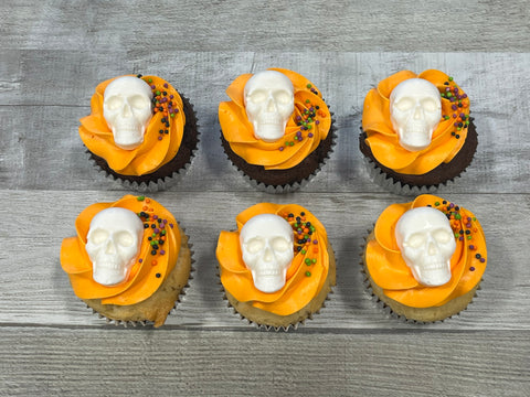 Cupcakes réguliers Halloween 2025: têtes de squelette