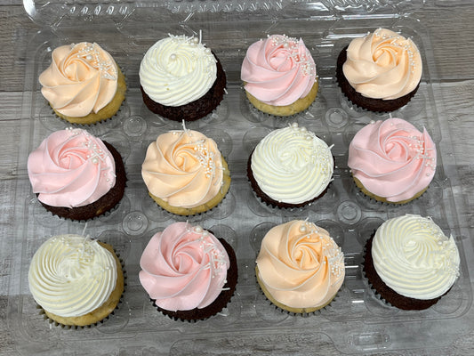 Cupcakes réguliers de couleur : pêche rose et blanc