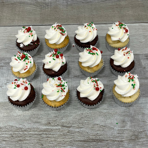 Minis cupcakes Temps des fêtes 2025  : blanc et sprinkles